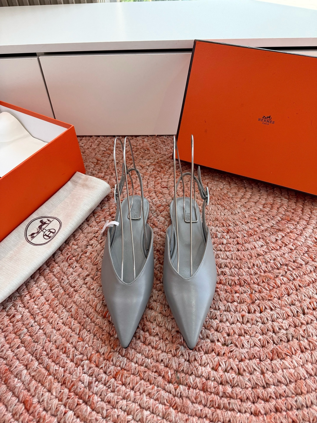 🌾G393顶级品质Hermès/爱马仕2026新品Kelly扣细带猫跟凉鞋单鞋当Kelly包的传奇基因邂