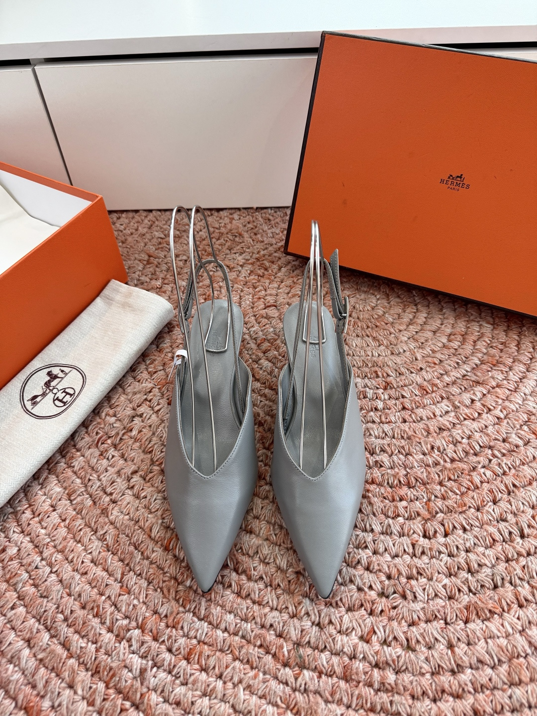 🌾G393顶级品质Hermès/爱马仕2026新品Kelly扣细带猫跟凉鞋单鞋当Kelly包的传奇基因邂
