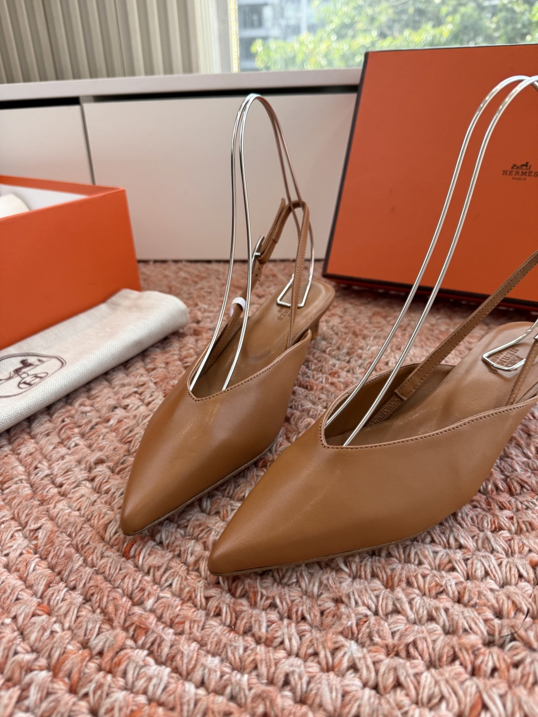 🌾G393顶级品质Hermès/爱马仕2026新品Kelly扣细带猫跟凉鞋单鞋当Kelly包的传奇基因邂