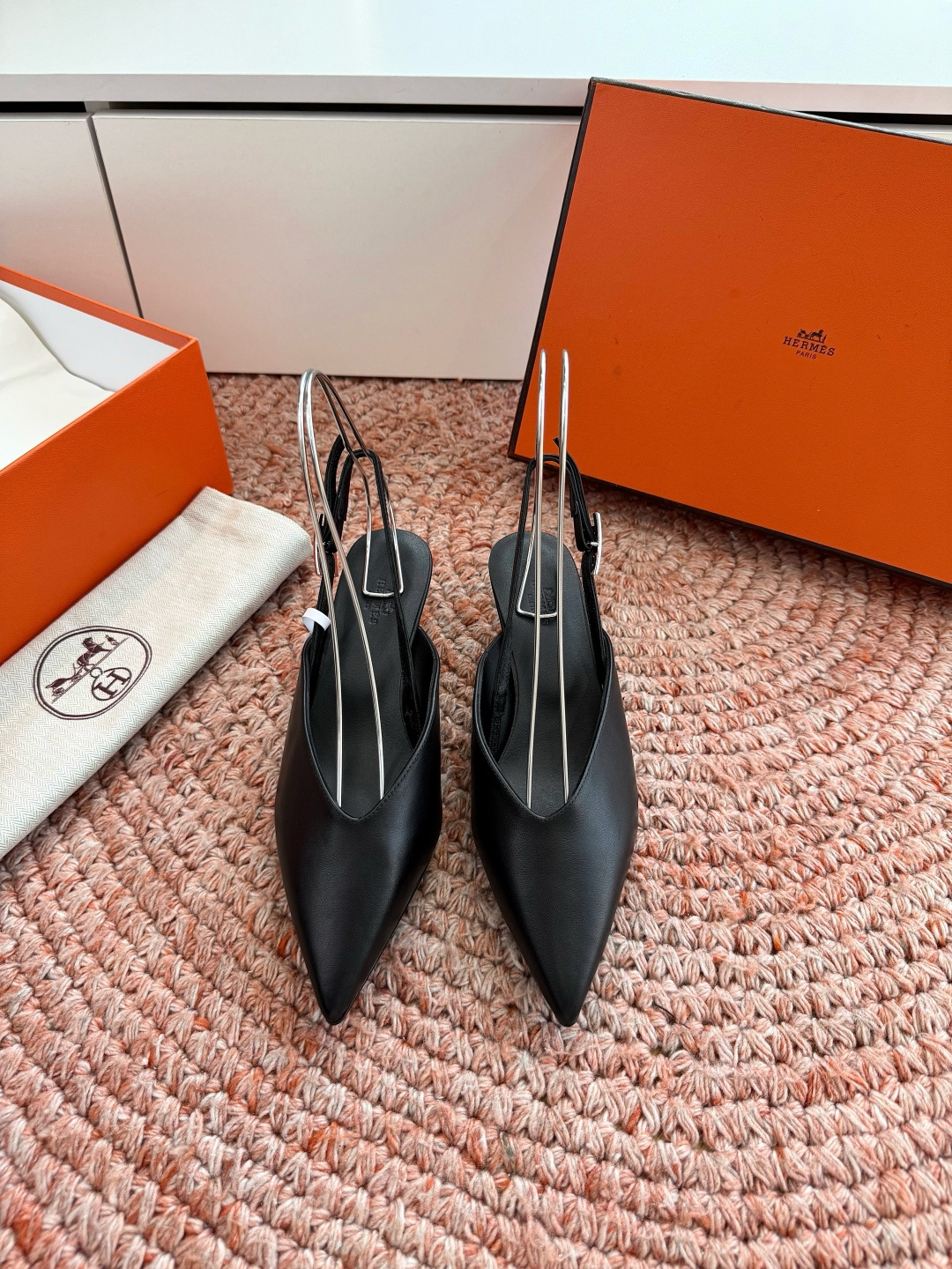 🌾G393顶级品质Hermès/爱马仕2026新品Kelly扣细带猫跟凉鞋单鞋当Kelly包的传奇基因邂