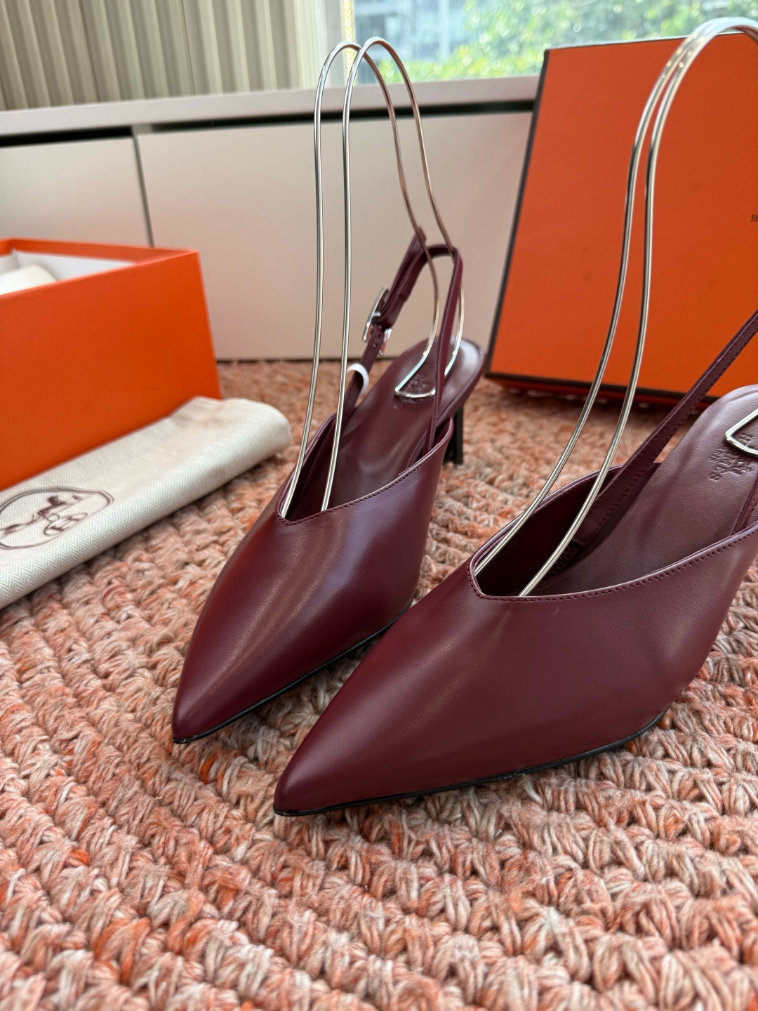🌾G393顶级品质Hermès/爱马仕2026新品Kelly扣细带猫跟凉鞋单鞋当Kelly包的传奇基因邂