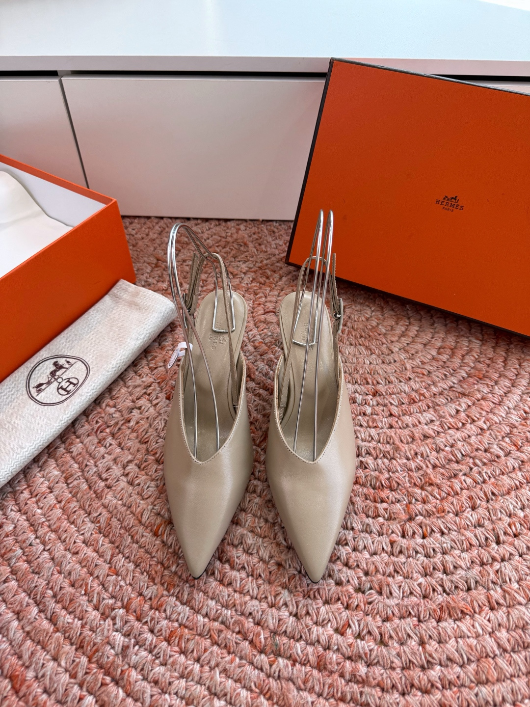 🌾G393顶级品质Hermès/爱马仕2026新品Kelly扣细带猫跟凉鞋单鞋当Kelly包的传奇基因邂