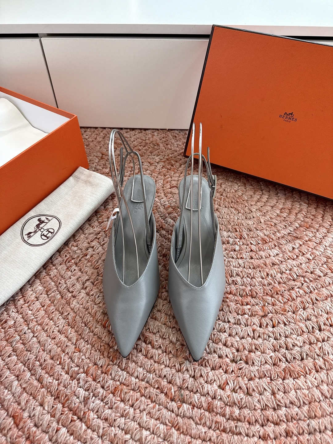 🌾G393顶级品质Hermès/爱马仕2026新品Kelly扣细带猫跟凉鞋单鞋当Kelly包的传奇基因邂