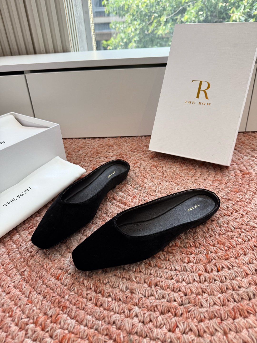 🌾G679小众潮牌🔥 the row 26春夏新款极简穆勒拖鞋单鞋每一季新品都吸引着时髦精的注意，这款小