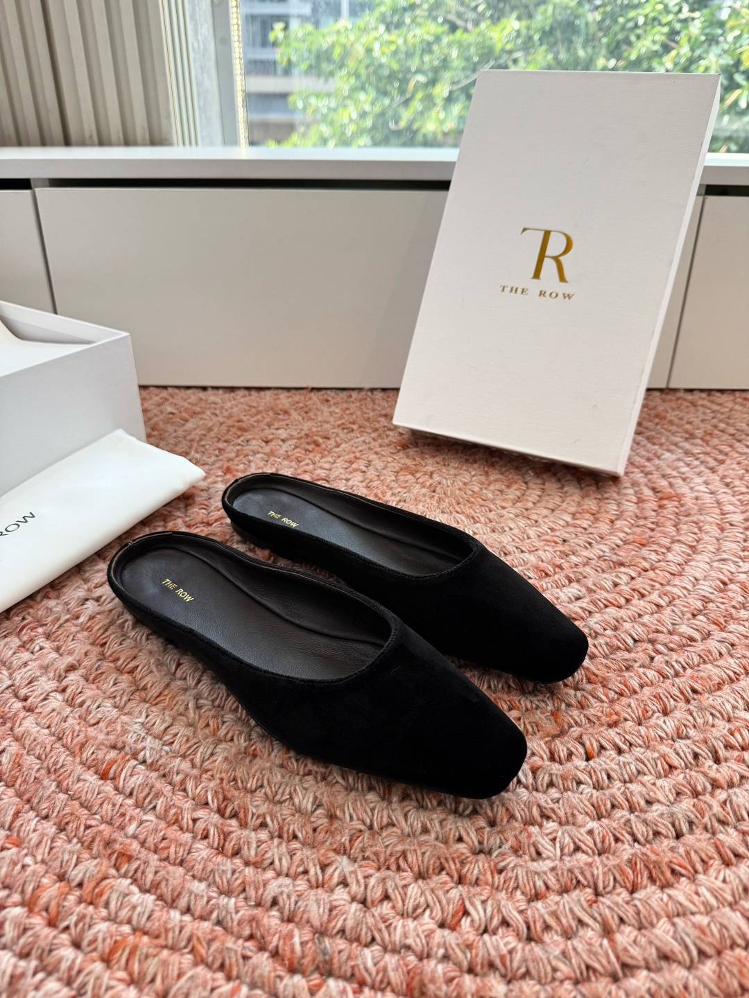 🌾G679小众潮牌🔥 the row 26春夏新款极简穆勒拖鞋单鞋每一季新品都吸引着时髦精的注意，这款小