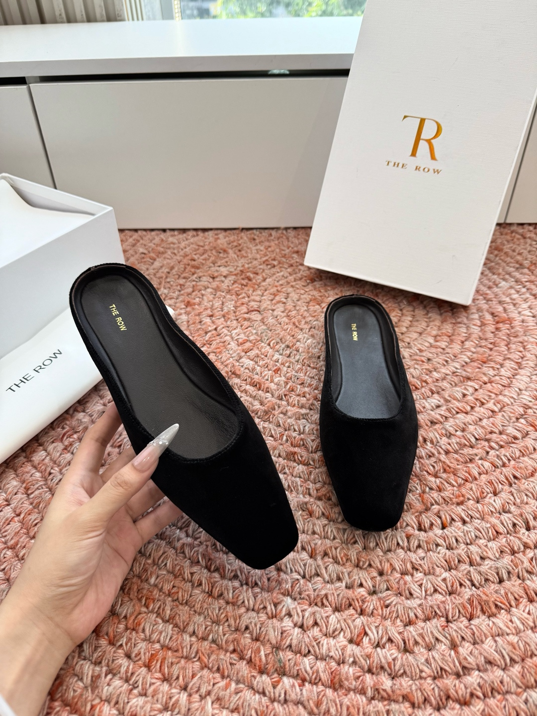 🌾G679小众潮牌🔥 the row 26春夏新款极简穆勒拖鞋单鞋每一季新品都吸引着时髦精的注意，这款小