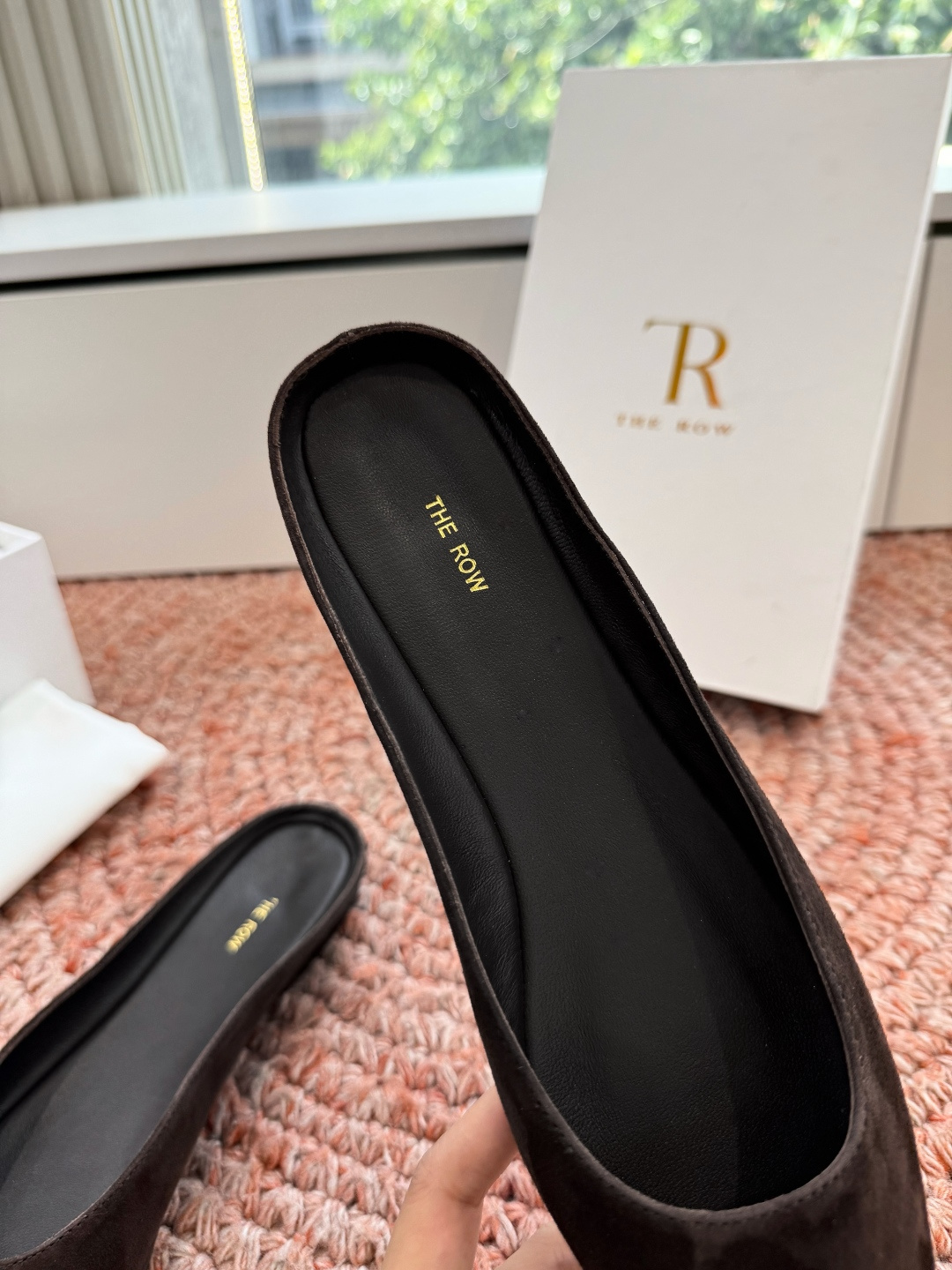 🌾G679小众潮牌🔥 the row 26春夏新款极简穆勒拖鞋单鞋每一季新品都吸引着时髦精的注意，这款小