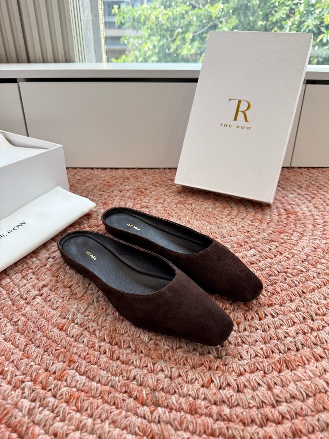 🌾G679小众潮牌🔥 the row 26春夏新款极简穆勒拖鞋单鞋每一季新品都吸引着时髦精的注意，这款小