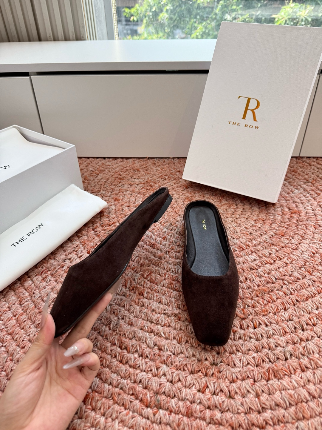 🌾G679小众潮牌🔥 the row 26春夏新款极简穆勒拖鞋单鞋每一季新品都吸引着时髦精的注意，这款小