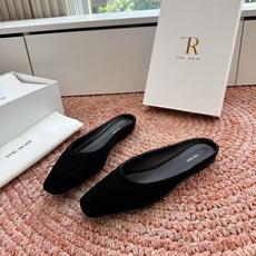 🌾G679小众潮牌🔥 the row 26春夏新款极简穆勒拖鞋单鞋每一季新品都吸引着时髦精的注意,这款小 🌾G679小众潮牌🔥 the row 26春夏新款极简穆勒拖鞋单鞋每一季新品都吸引着时髦精的注意,这款小