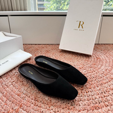 🌾G679小众潮牌🔥 the row 26春夏新款极简穆勒拖鞋单鞋每一季新品都吸引着时髦精的注意,这款小 🌾G679小众潮牌🔥 the row 26春夏新款极简穆勒拖鞋单鞋每一季新品都吸引着时髦精的注意,这款小