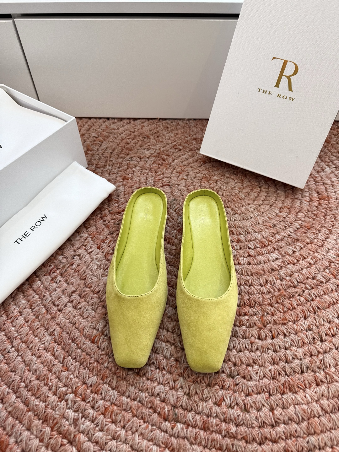 🌾G679小众潮牌🔥 the row 26春夏新款极简穆勒拖鞋单鞋每一季新品都吸引着时髦精的注意，这款小