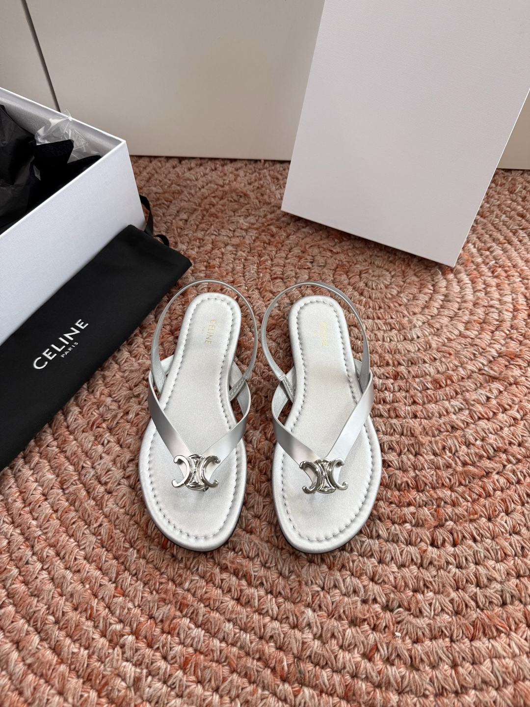 🌾G039顶级品质Celine赛琳· 26ss·CAGE 凯旋门夹脚沙滩罗马平底凉鞋CELINE CAG