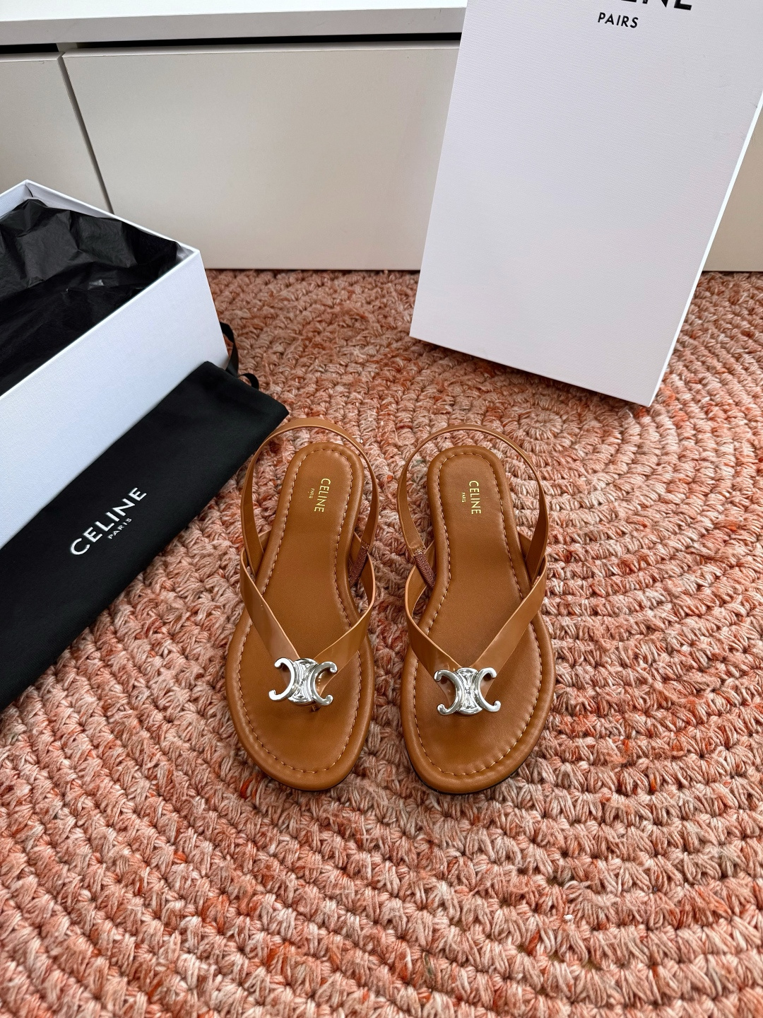 🌾G039顶级品质Celine赛琳· 26ss·CAGE 凯旋门夹脚沙滩罗马平底凉鞋CELINE CAG
