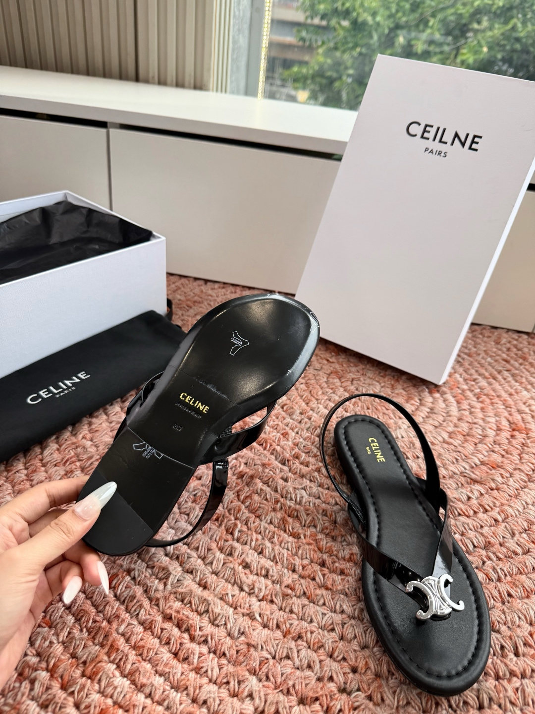 🌾G039顶级品质Celine赛琳· 26ss·CAGE 凯旋门夹脚沙滩罗马平底凉鞋CELINE CAG