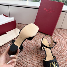 🌾G678所见即所得VALENTINO华伦天奴经典凉鞋单鞋春夏VLOGO SIGNATURE鞋型线条流畅 🌾G678所见即所得VALENTINO华伦天奴经典凉鞋单鞋春夏VLOGO SIGNATURE鞋型线条流畅