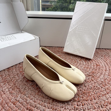 🌾G077顶级品质Maison Margiel*26SS 春夏新款新中式分趾鞋这款鞋的设计真的太有辨识度 🌾G077顶级品质Maison Margiel*26SS 春夏新款新中式分趾鞋这款鞋的设计真的太有辨识度