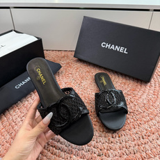 🌾G187顶级Chanel 2026ss小香沙滩凉鞋 顶级专柜品质 每年必入的经典款之一!最新出双C金属 🌾G187顶级Chanel 2026ss小香沙滩凉鞋 顶级专柜品质 每年必入的经典款之一!最新出双C金属