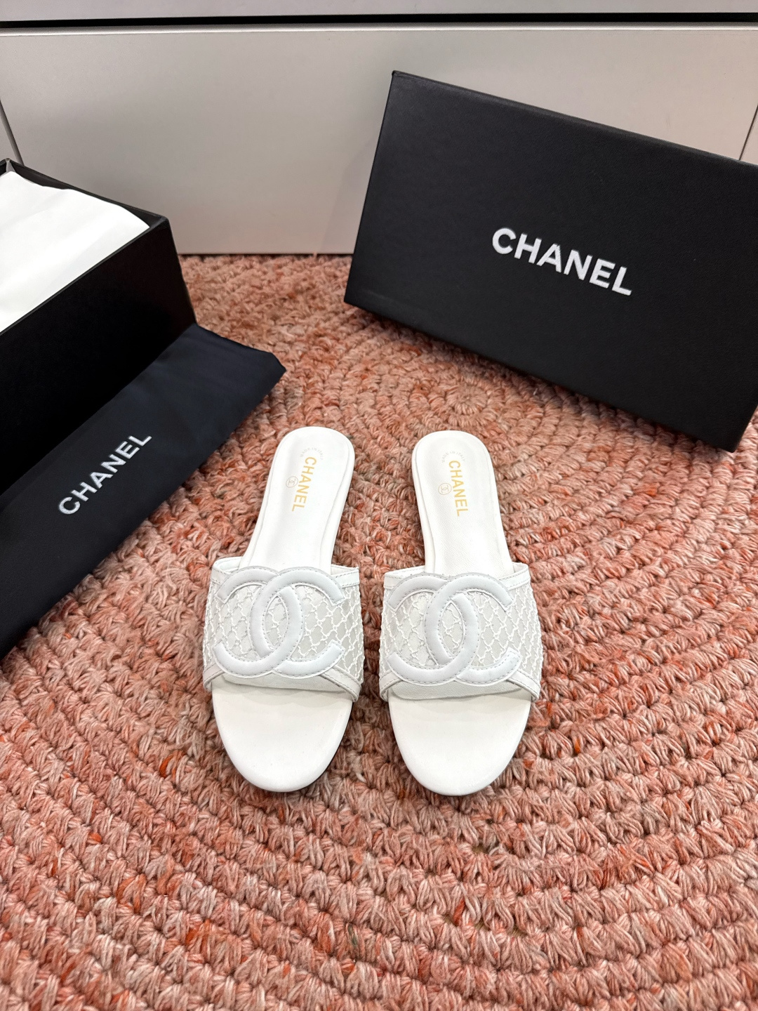 🌾G187顶级Chanel 2026ss小香沙滩凉鞋 顶级专柜品质 每年必入的经典款之一！最新出双C金属