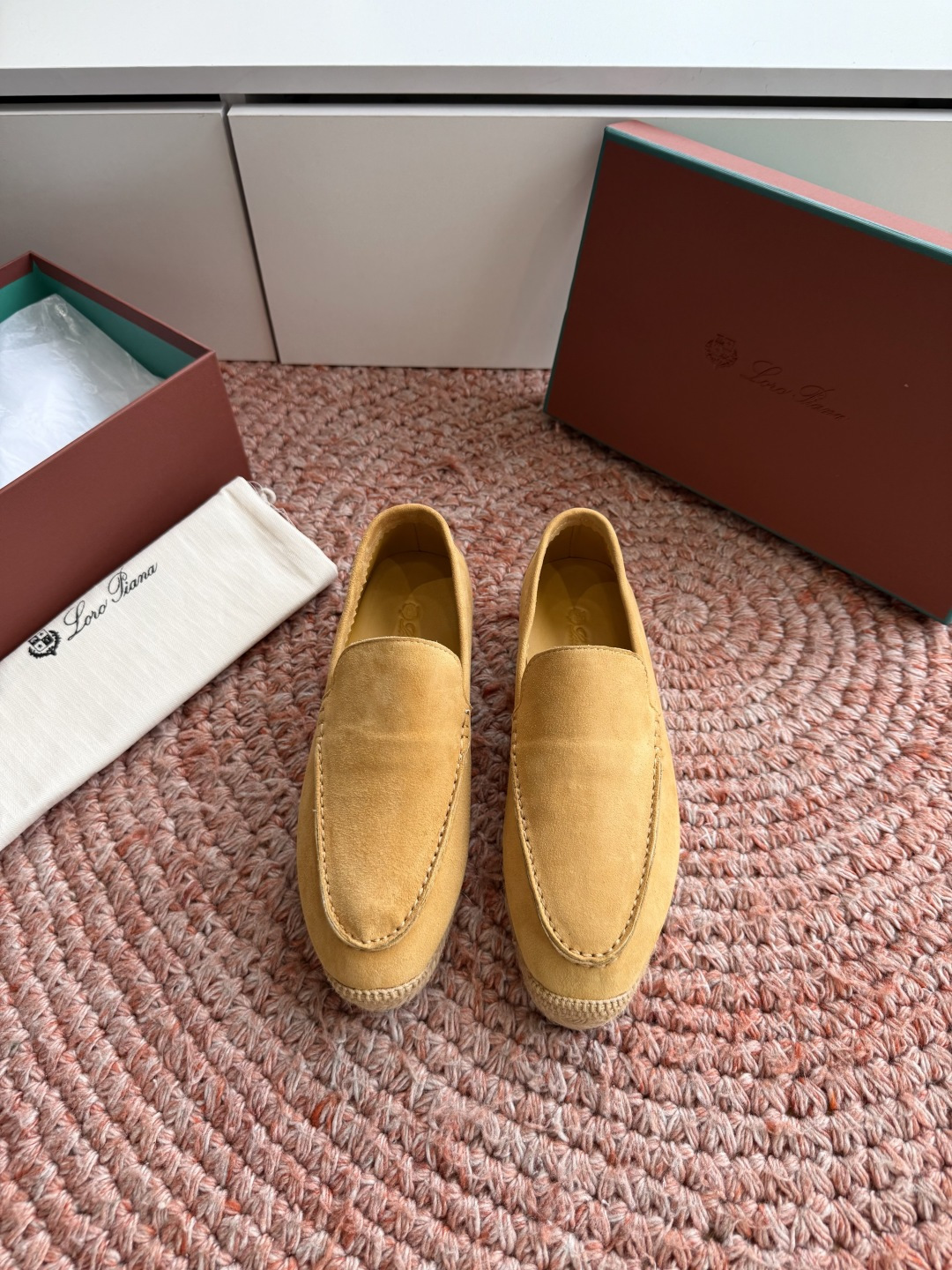 G741@Loro Piana/ LP 春夏新款 经典绝美 平底单鞋 极简主义风格，复古又级！ 简约又大