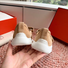 G059顶级品质Hermes爱马仕 H家 休闲玛丽珍魔术贴小白鞋运动风格山羊皮运动鞋,搭配灵感源自经典“ G059顶级品质Hermes爱马仕 H家 休闲玛丽珍魔术贴小白鞋运动风格山羊皮运动鞋,搭配灵感源自经典“