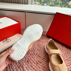 G059顶级品质Hermes爱马仕 H家 休闲玛丽珍魔术贴小白鞋运动风格山羊皮运动鞋,搭配灵感源自经典“ G059顶级品质Hermes爱马仕 H家 休闲玛丽珍魔术贴小白鞋运动风格山羊皮运动鞋,搭配灵感源自经典“