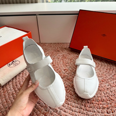 G059顶级品质Hermes爱马仕 H家 休闲玛丽珍魔术贴小白鞋运动风格山羊皮运动鞋,搭配灵感源自经典“ G059顶级品质Hermes爱马仕 H家 休闲玛丽珍魔术贴小白鞋运动风格山羊皮运动鞋,搭配灵感源自经典“