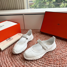 G059顶级品质Hermes爱马仕 H家 休闲玛丽珍魔术贴小白鞋运动风格山羊皮运动鞋,搭配灵感源自经典“ G059顶级品质Hermes爱马仕 H家 休闲玛丽珍魔术贴小白鞋运动风格山羊皮运动鞋,搭配灵感源自经典“