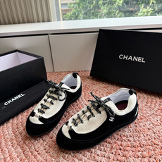 G059chanel26a球鞋美到心巴上一买一个不吱声讲道理 看到实物穿上脚 就会觉得右边黑色的更好看 G059chanel26a球鞋美到心巴上一买一个不吱声讲道理 看到实物穿上脚 就会觉得右边黑色的更好看