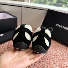 G059chanel26a球鞋美到心巴上一买一个不吱声讲道理 看到实物穿上脚 就会觉得右边黑色的更好看 G059chanel26a球鞋美到心巴上一买一个不吱声讲道理 看到实物穿上脚 就会觉得右边黑色的更好看