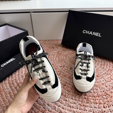 G059chanel26a球鞋美到心巴上一买一个不吱声讲道理 看到实物穿上脚 就会觉得右边黑色的更好看 G059chanel26a球鞋美到心巴上一买一个不吱声讲道理 看到实物穿上脚 就会觉得右边黑色的更好看