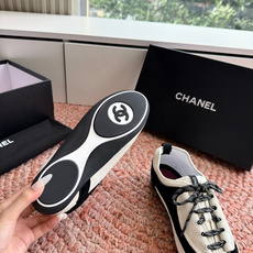 G059chanel26a球鞋美到心巴上一买一个不吱声讲道理 看到实物穿上脚 就会觉得右边黑色的更好看 G059chanel26a球鞋美到心巴上一买一个不吱声讲道理 看到实物穿上脚 就会觉得右边黑色的更好看