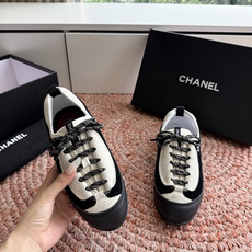 G059chanel26a球鞋美到心巴上一买一个不吱声讲道理 看到实物穿上脚 就会觉得右边黑色的更好看 G059chanel26a球鞋美到心巴上一买一个不吱声讲道理 看到实物穿上脚 就会觉得右边黑色的更好看