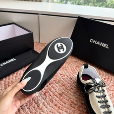 G059chanel26a球鞋美到心巴上一买一个不吱声讲道理 看到实物穿上脚 就会觉得右边黑色的更好看 G059chanel26a球鞋美到心巴上一买一个不吱声讲道理 看到实物穿上脚 就会觉得右边黑色的更好看