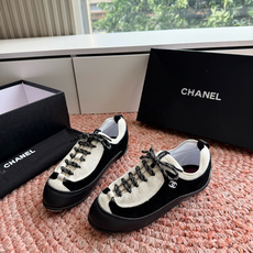 G059chanel26a球鞋美到心巴上一买一个不吱声讲道理 看到实物穿上脚 就会觉得右边黑色的更好看 G059chanel26a球鞋美到心巴上一买一个不吱声讲道理 看到实物穿上脚 就会觉得右边黑色的更好看