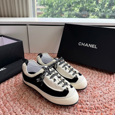 G059chanel26a球鞋美到心巴上一买一个不吱声讲道理 看到实物穿上脚 就会觉得右边黑色的更好看 G059chanel26a球鞋美到心巴上一买一个不吱声讲道理 看到实物穿上脚 就会觉得右边黑色的更好看