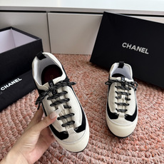 G059chanel26a球鞋美到心巴上一买一个不吱声讲道理 看到实物穿上脚 就会觉得右边黑色的更好看 G059chanel26a球鞋美到心巴上一买一个不吱声讲道理 看到实物穿上脚 就会觉得右边黑色的更好看