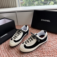 G059chanel26a球鞋美到心巴上一买一个不吱声讲道理 看到实物穿上脚 就会觉得右边黑色的更好看 G059chanel26a球鞋美到心巴上一买一个不吱声讲道理 看到实物穿上脚 就会觉得右边黑色的更好看
