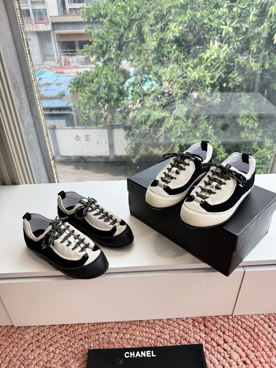 G059chanel26a球鞋美到心巴上一买一个不吱声讲道理 看到实物穿上脚 就会觉得右边黑色的更好看 