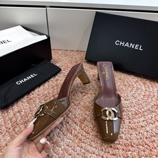 G030😀CHANEL* 香奈儿小香2026专柜同步新款高跟鞋单鞋凉鞋极简设计 超好搭配的日常款、无论高 G030😀CHANEL* 香奈儿小香2026专柜同步新款高跟鞋单鞋凉鞋极简设计 超好搭配的日常款、无论高