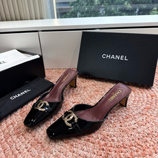 G030😀CHANEL* 香奈儿小香2026专柜同步新款高跟鞋单鞋凉鞋极简设计 超好搭配的日常款、无论高 G030😀CHANEL* 香奈儿小香2026专柜同步新款高跟鞋单鞋凉鞋极简设计 超好搭配的日常款、无论高