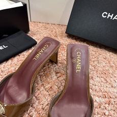 G030😀CHANEL* 香奈儿小香2026专柜同步新款高跟鞋单鞋凉鞋极简设计 超好搭配的日常款、无论高 G030😀CHANEL* 香奈儿小香2026专柜同步新款高跟鞋单鞋凉鞋极简设计 超好搭配的日常款、无论高