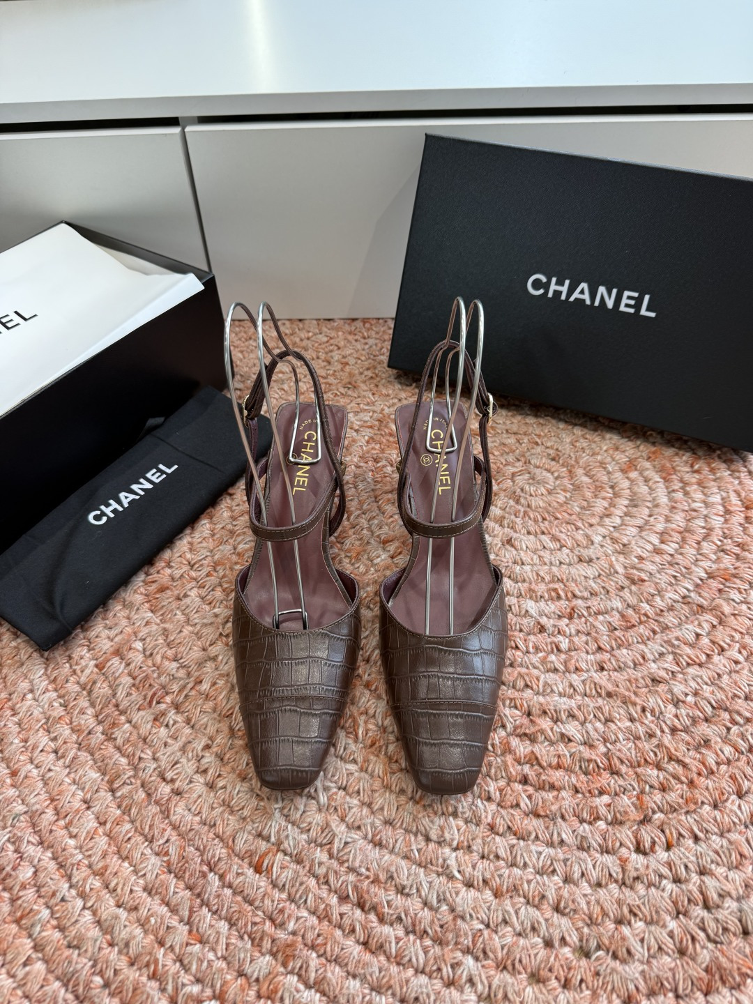 G030😀CHANEL* 香奈儿小香2026专柜同步新款高跟鞋单鞋凉鞋极简设计 超好搭配的日常款、无论高