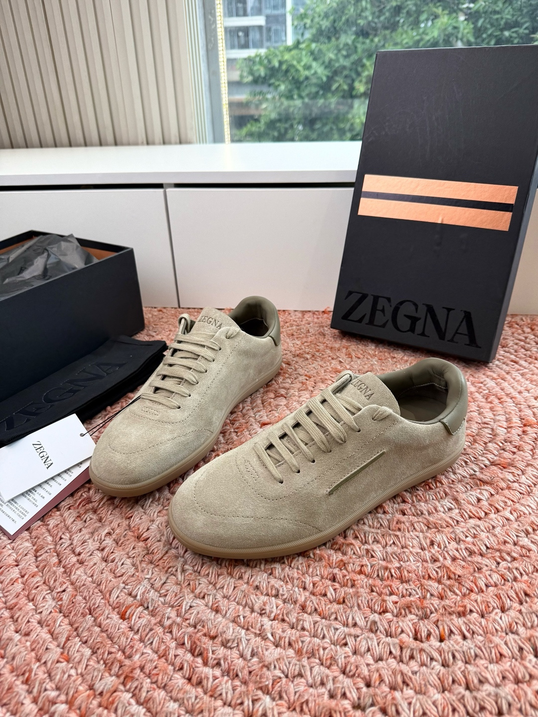 G178所见即所得原单品质Zegna杰尼亚休闲运动鞋Triple Stitch 是一款精致的休闲鞋履，饰