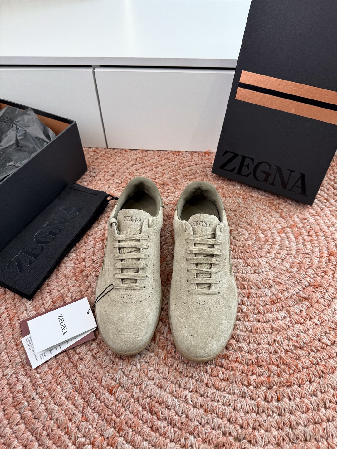 G178所见即所得原单品质Zegna杰尼亚休闲运动鞋Triple Stitch 是一款精致的休闲鞋履，饰