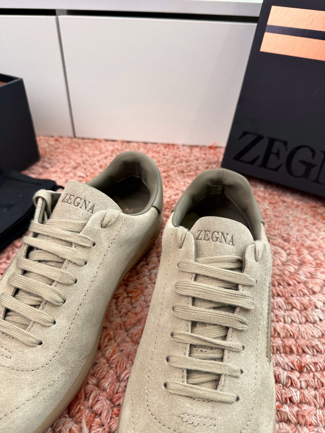 G178所见即所得原单品质Zegna杰尼亚休闲运动鞋Triple Stitch 是一款精致的休闲鞋履，饰