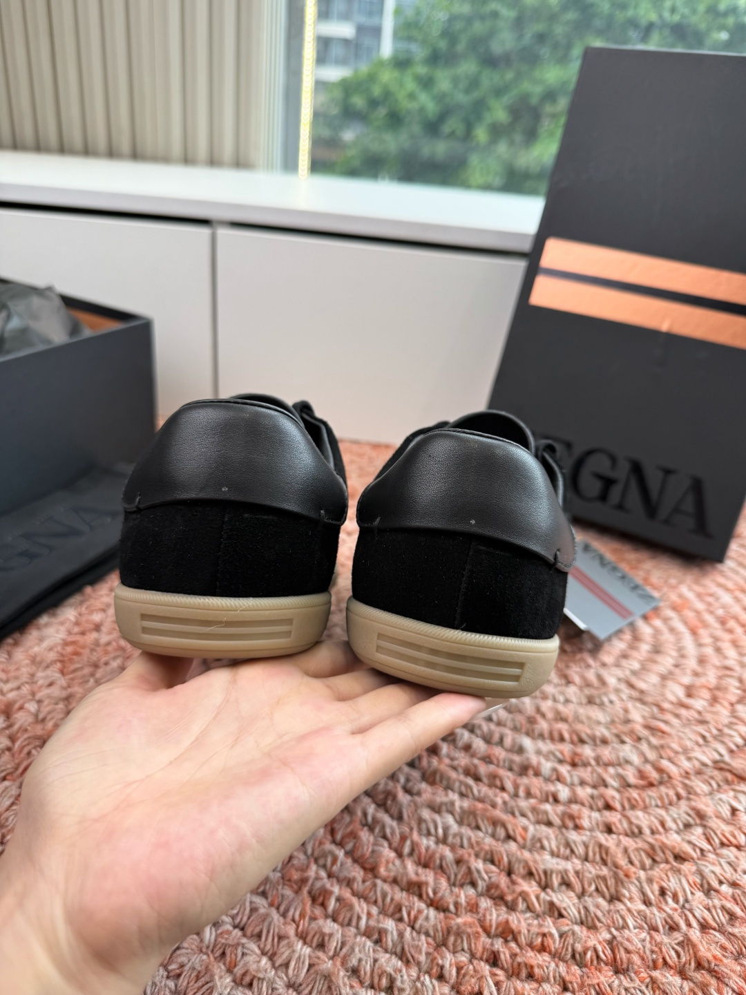 G178所见即所得原单品质Zegna杰尼亚休闲运动鞋Triple Stitch 是一款精致的休闲鞋履，饰