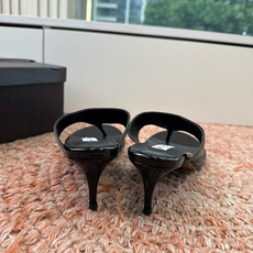 G241代购级阿莱雅Alaïa 镂空高跟凉鞋✨Alaïa这款镂空高跟凉鞋,采用网状皮革设计,透气又时 G241代购级阿莱雅Alaïa 镂空高跟凉鞋✨Alaïa这款镂空高跟凉鞋,采用网状皮革设计,透气又时