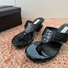 G241代购级阿莱雅Alaïa 镂空高跟凉鞋✨Alaïa这款镂空高跟凉鞋,采用网状皮革设计,透气又时 G241代购级阿莱雅Alaïa 镂空高跟凉鞋✨Alaïa这款镂空高跟凉鞋,采用网状皮革设计,透气又时
