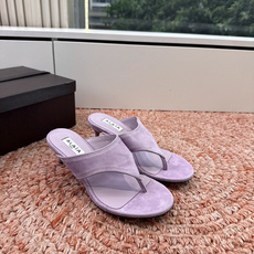 G241代购级阿莱雅Alaïa 镂空高跟凉鞋✨Alaïa这款镂空高跟凉鞋,采用网状皮革设计,透气又时 G241代购级阿莱雅Alaïa 镂空高跟凉鞋✨Alaïa这款镂空高跟凉鞋,采用网状皮革设计,透气又时